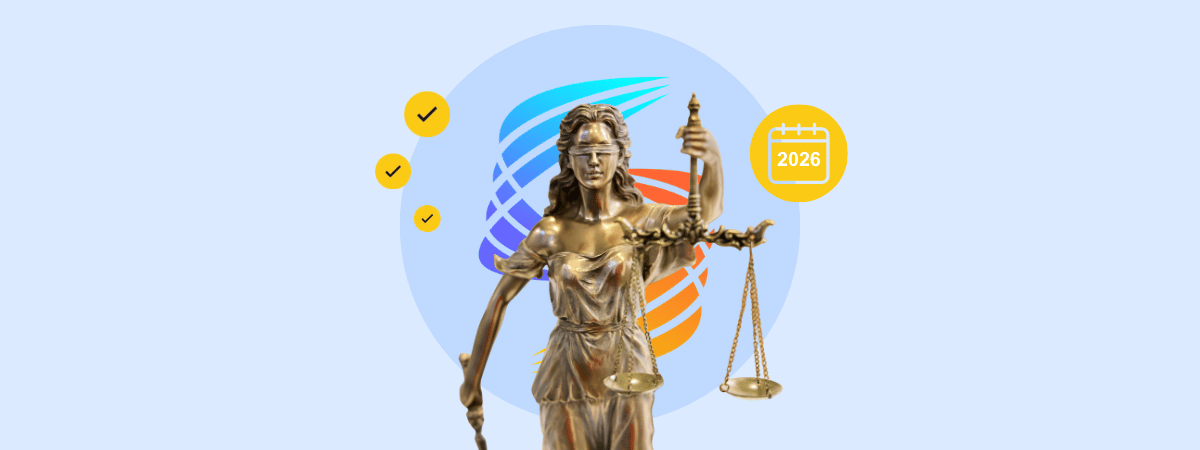 Eine Justitia-Statue mit Schwert und Waagschalen vor dem SiteCockpit-Bogen als Symbol für die gesetzlichen Anforderungen an WCAG-Konformität und digitale Barrierefreiheit