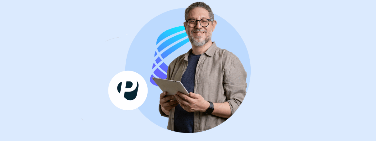 Smiling man with a tablet and a PlentyOne logo