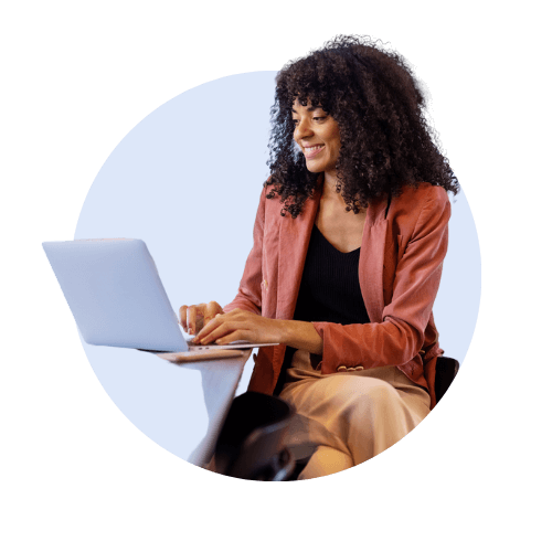 Frau mit Laptop